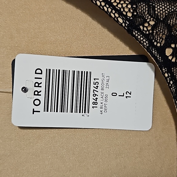 Torrid Stretch Longsleeve Lace Bodysuit,  Size 0/12/L - Picture 4 of 5